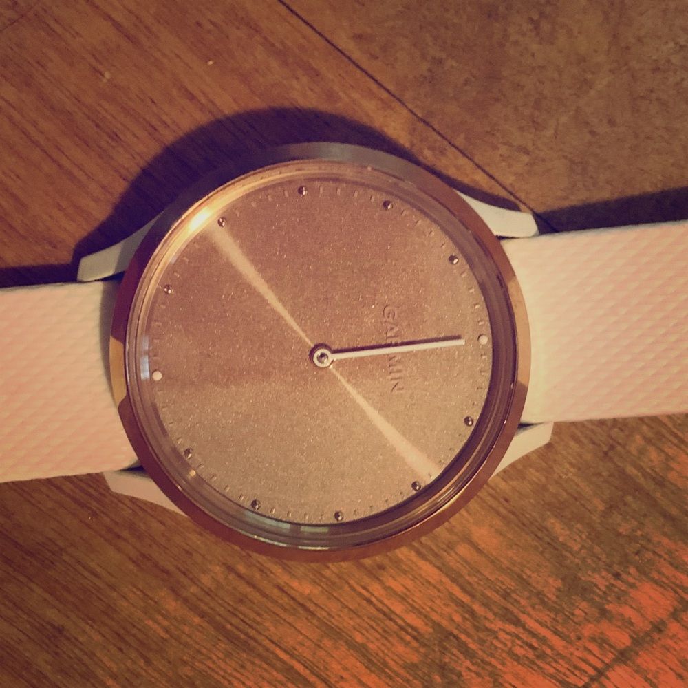 Garmin Vivomove Smart Watch - Picture 1 of 9